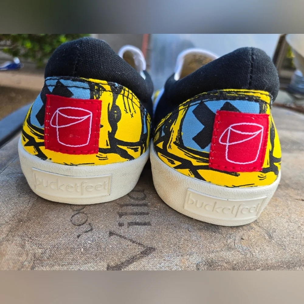 NWT Bucketfeet sz 10 Men Artist Design I AM SLOTH slip-on Shark Graffiti Limited
